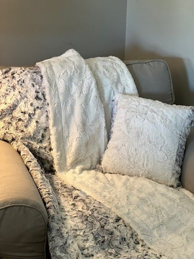 Luxe Cuddle Event - TRY BEFFORE YOU BUY - Oct 17, 2025