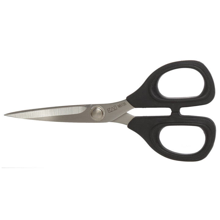 Kai 5 1/2 Inch Curved Scissors