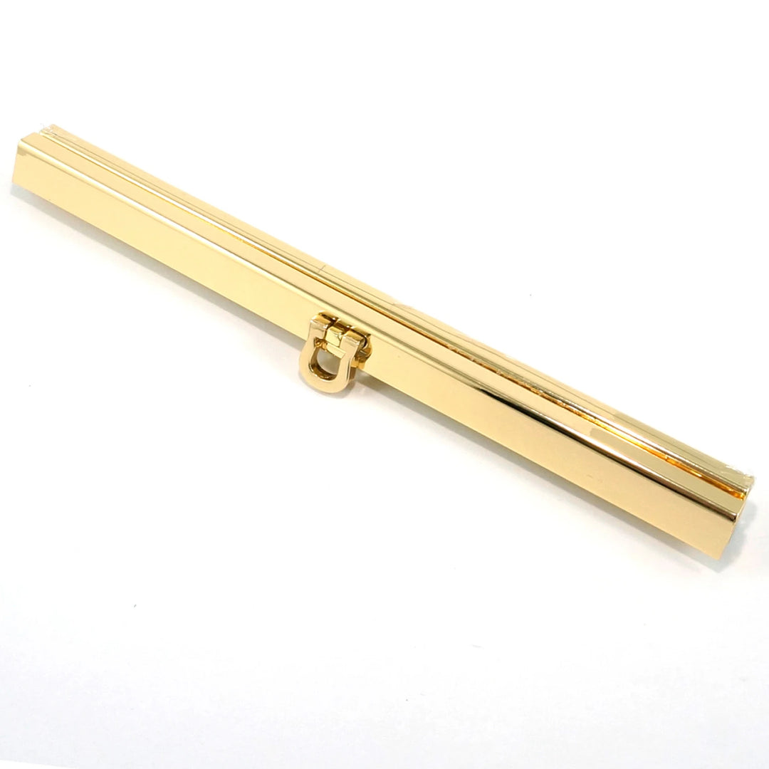 Wallet Closure 7 1/2in Wide In Gold
