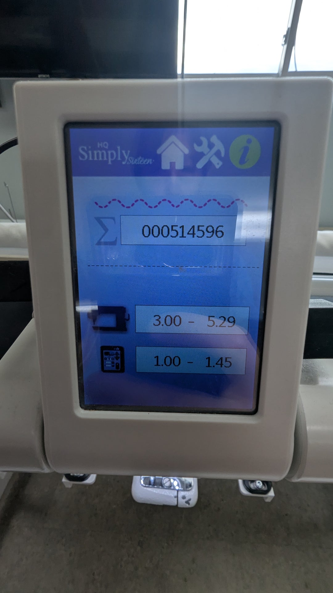 Pre-owned Handi Quilter Simply 16 - 5' Frame